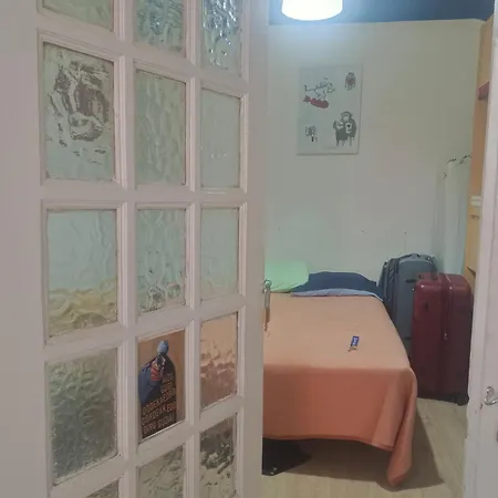 Δωμάτια σε οικογενειακή κατοικία Comoda Centro *